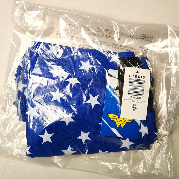 ❤️NWT VINTAGE TORRID LEGGING WONDER WOMAN COSTUME COSPLAY HALLOWEEN LEGGING - Picture 5 of 8